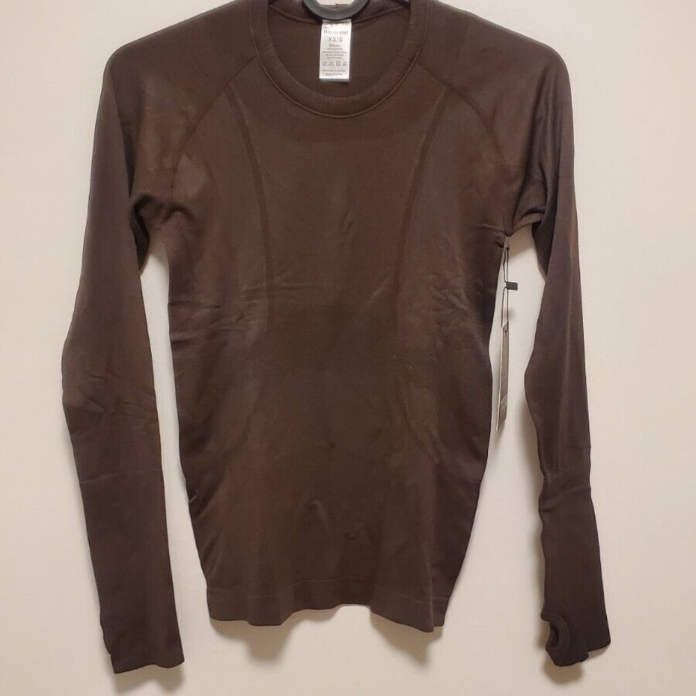 TKEQ Kennedy Long Sleeve Seamless Shirt Color: Espresso Brown Size: XS/S - Picture 4 of 11